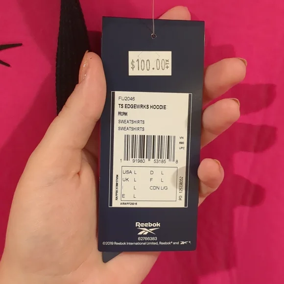 NWT Reebok sweatshirt - Picture 3 of 5